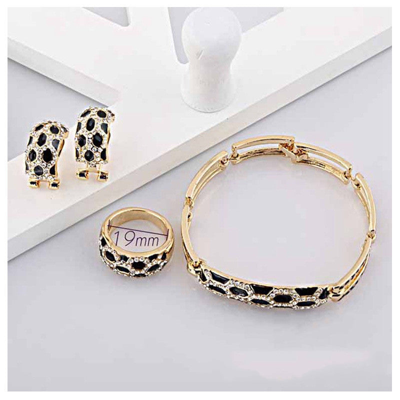 Elegant 18K Gold-Plated Costume Jewelry Set – Necklace, Bracelet & Earrings (3-Piece)