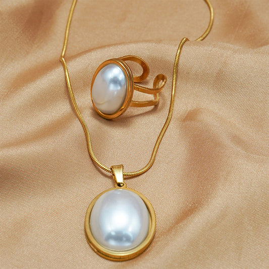 Golden Luxe Jewelry Set – Oval Necklace & Ring Combo | Elegant Gift for Women