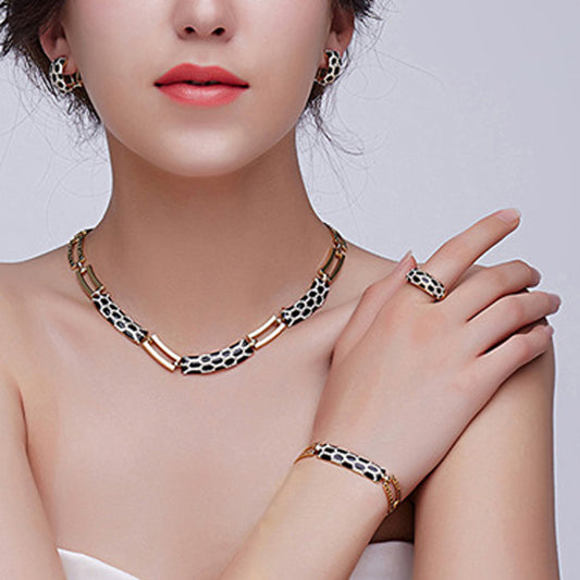 Elegant 18K Gold-Plated Costume Jewelry Set – Necklace, Bracelet & Earrings (3-Piece)
