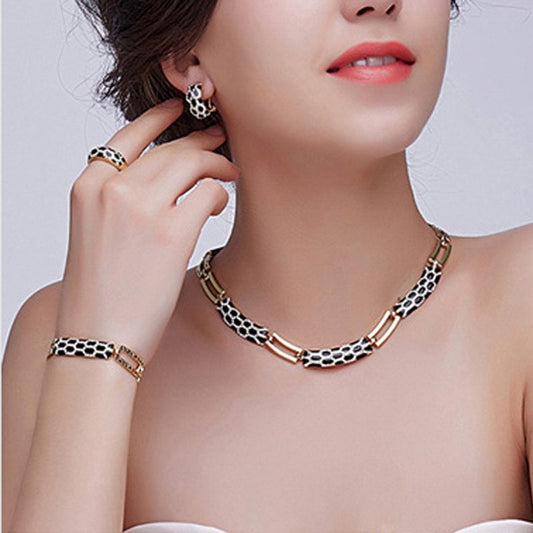 Elegant 18K Gold-Plated Costume Jewelry Set – Necklace, Bracelet & Earrings (3-Piece)