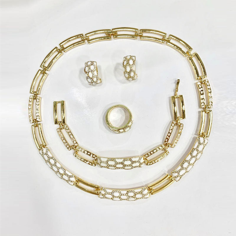 Elegant 18K Gold-Plated Costume Jewelry Set – Necklace, Bracelet & Earrings (3-Piece)